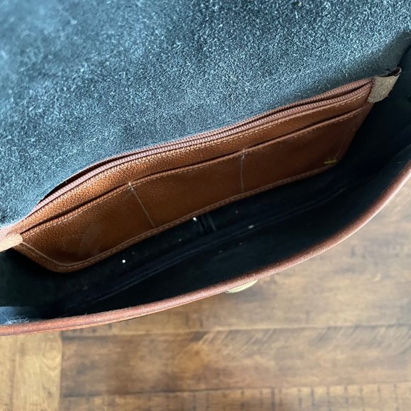 Dooney and Bourke Vintage Flap Black Brown Leather Adjustable Crossbody Bag - Picture 6 of 13